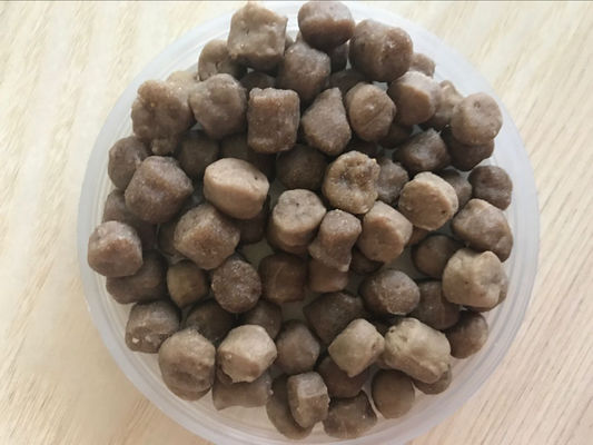 Kleine uitrusting voor het extruderen van pellets voor het voeden van honden met een droog stamboom met delta-omvormertechnologie
